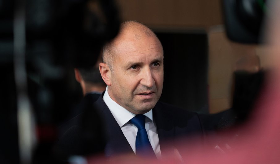 Радев: Една разрушителна война в Близкия изток е огромна заплаха за международния мир