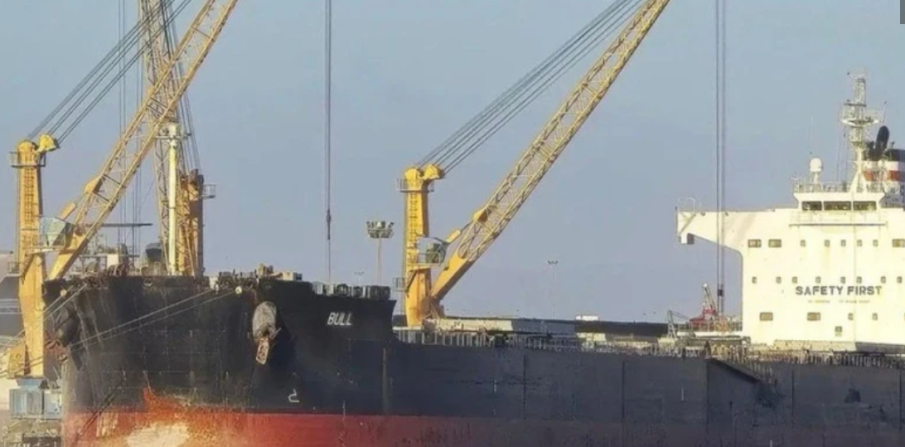 Руски дрон удари кораб в Черно море, има ранени