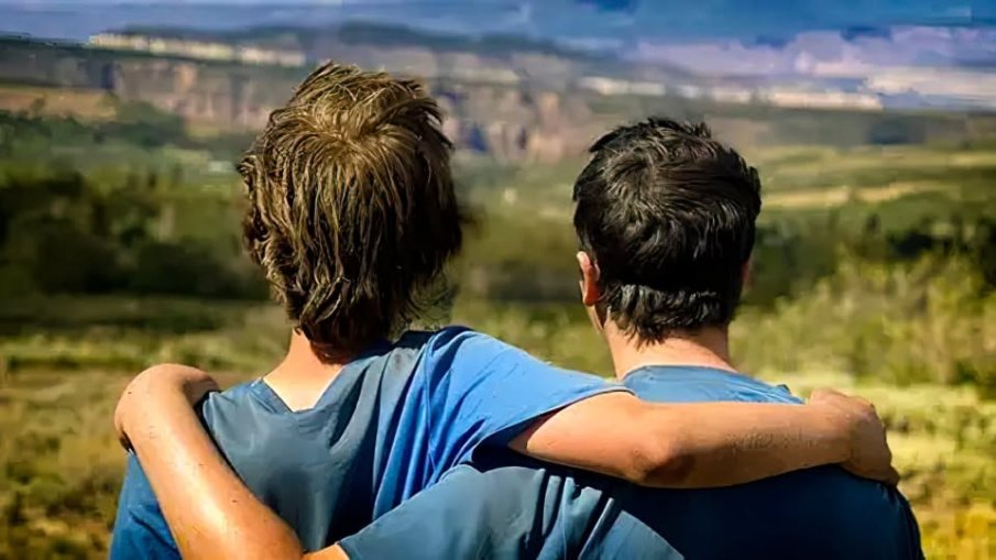 Из доклада за училище Космос: 15-годишният Александър, открит мъртъв край Околчица, почти не е бил в час две години