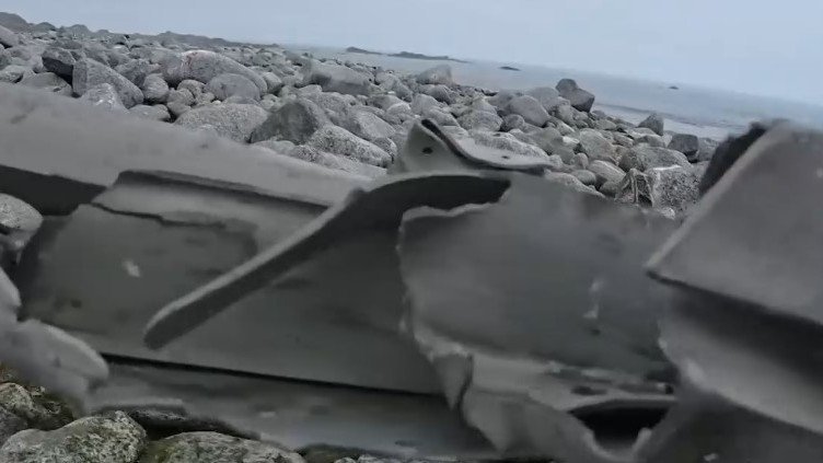 НАХОДКА: Нашите полярници откриха останки от катастрофирал преди 50 години самолет