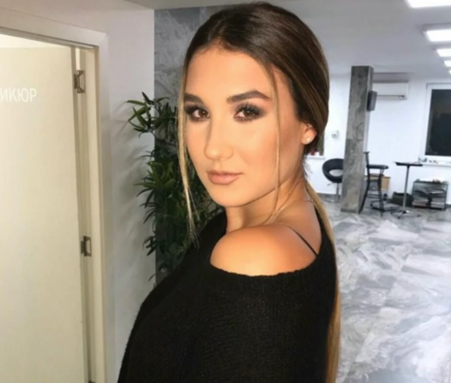 Дъщерята на Боби Михайлов се прибра в България