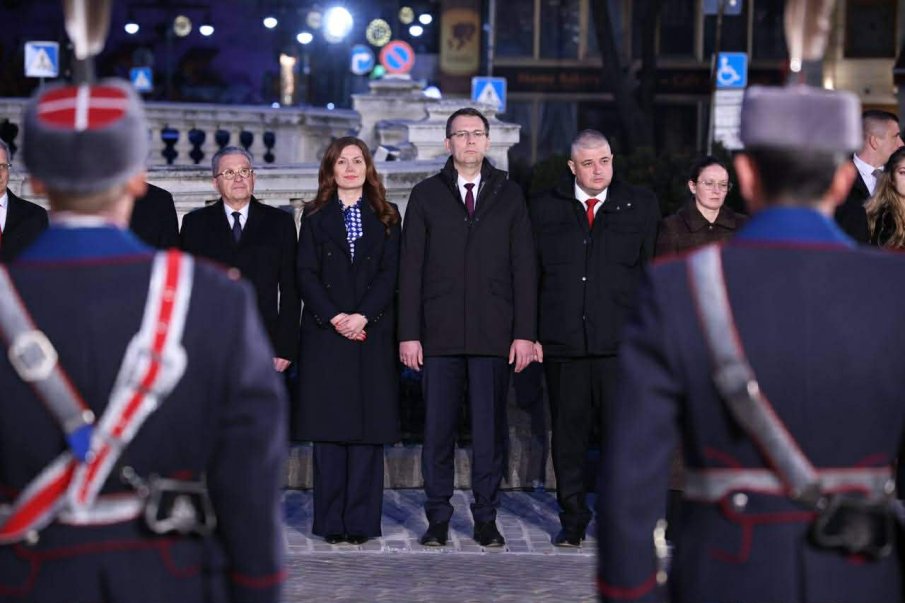 ДПС-Ново начало поднесе венец за 148-ата годишнина от Освобождението на България (СНИМКИ)