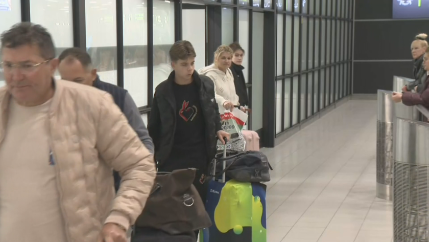 АКЦИЯТА ПРОДЪЛЖАВА: Над 400 българи се прибраха от Дубай и Абу Даби