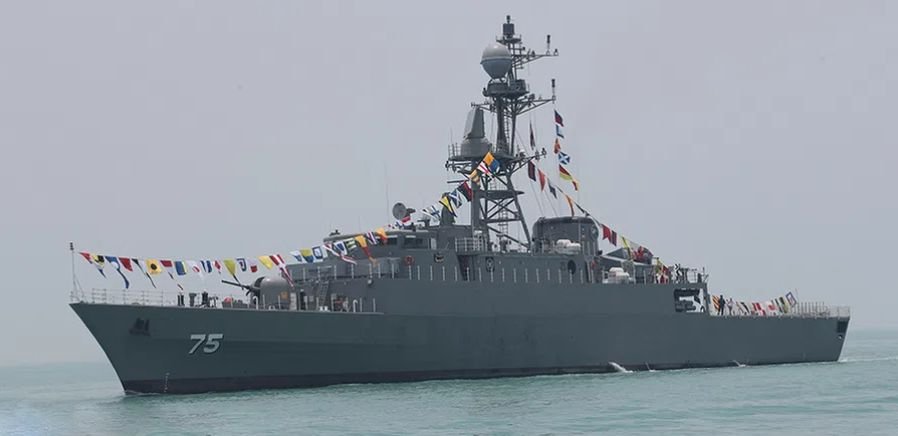 Индия позволи на ирански военен кораб да акостира в нейно пристанище заради повреда