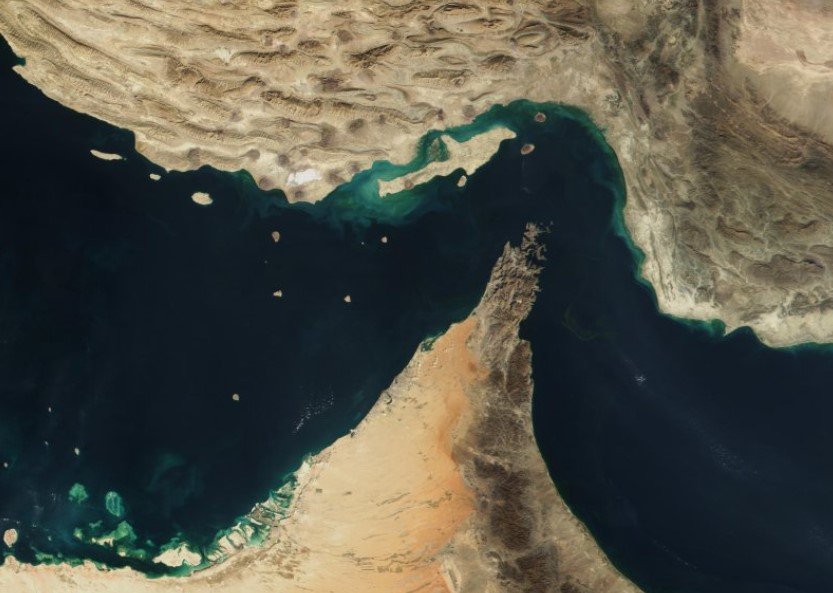 Гръцки кораб е ударен в Ормузкия проток