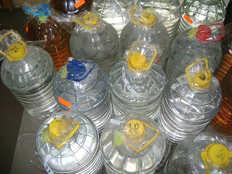 Митницата в София продава на търг над 135 хил. литра конфискуван алкохол