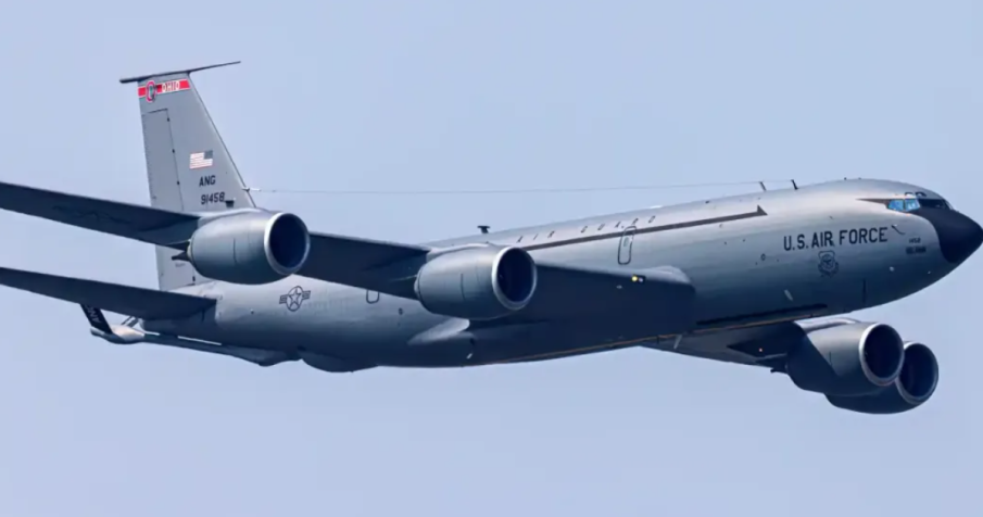 Пентагонът обяви имената на шестимата загинали при катастрофата на KC-135 в Ирак (СНИМКИ)