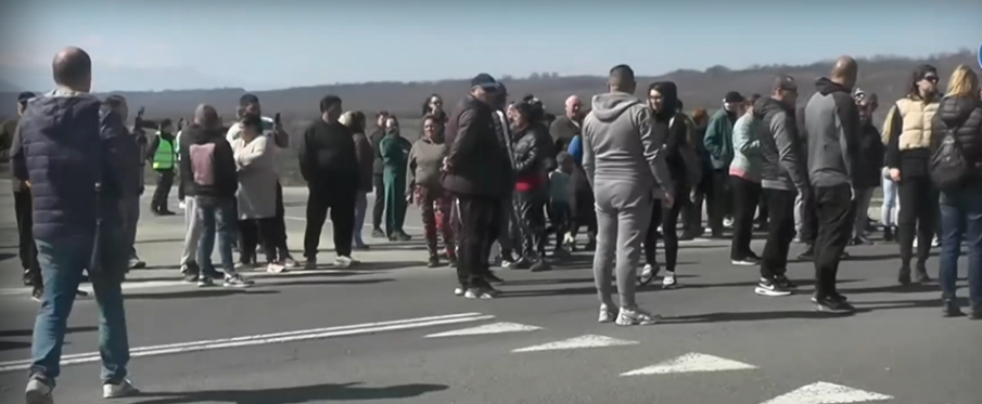 Народът на Враца и Монтана въстана срещу дупките по Е-79