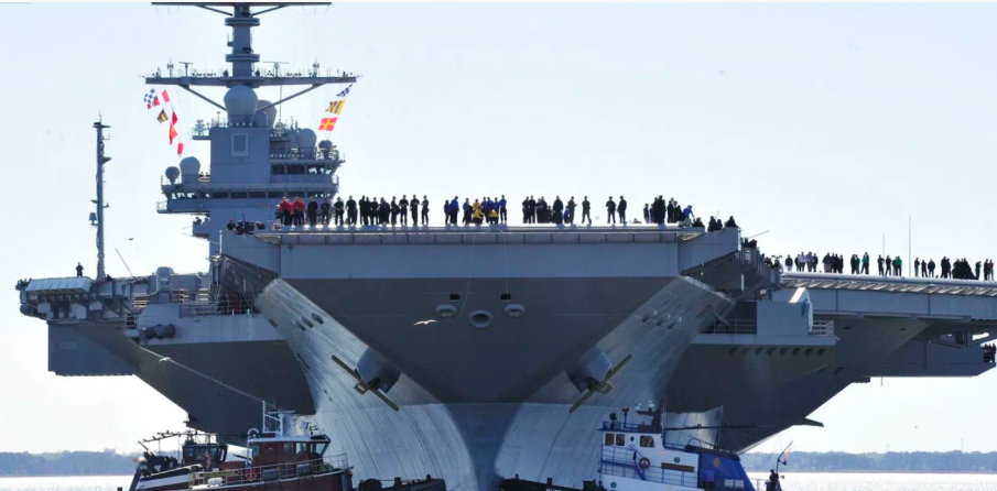 Пожар избухна на борда на американския самолетоносач Джералд Фoрд