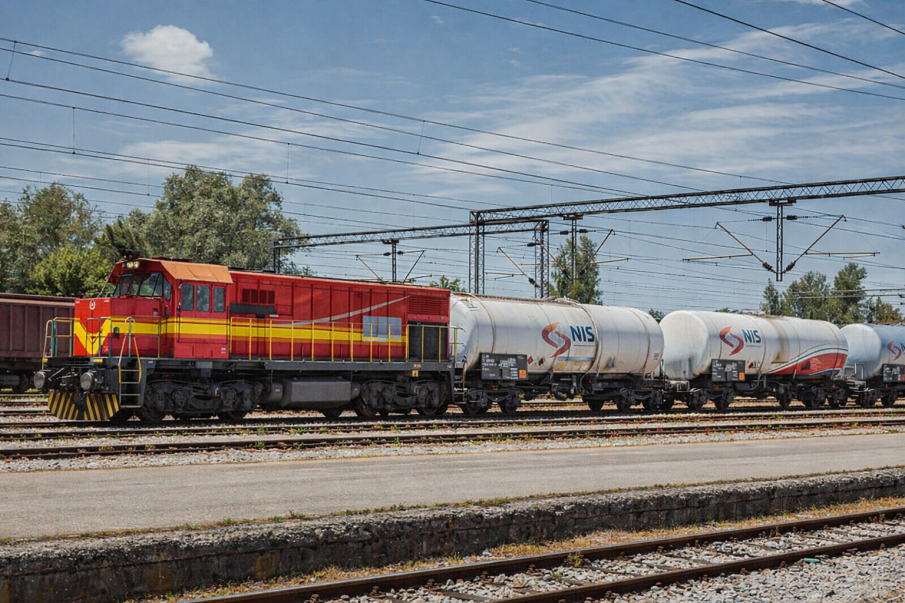 Сърбия въведе временна забрана за износ на петролни продукти, която засяга и България