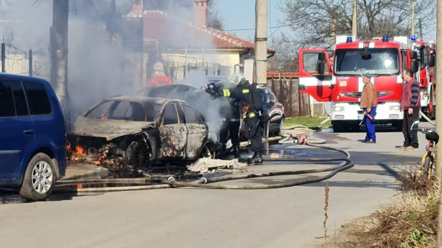 Три коли изгоряха при пожар в сервиз в старозагорско село