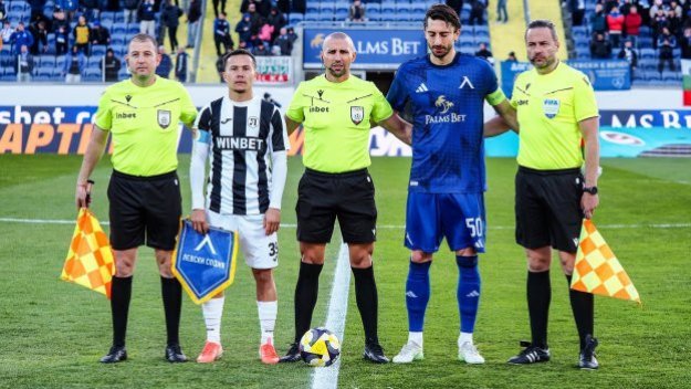 СКАНДАЛНО РАЗКРИТИЕ! ВАР съдията на Левски - Локо Пловдив бил бивш играч на сините