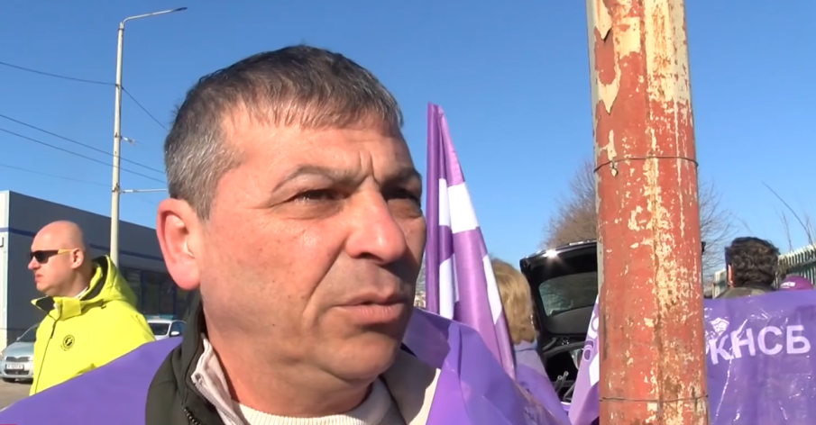 НЕДОВОЛСТВО: Служители на градския транспорт в Русе излязоха на протест