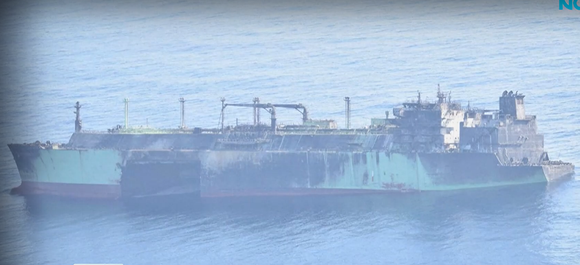 Руски танкер за втечнен газ се носи неуправляемо край италиански остров