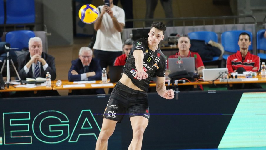 Александър Николов с 19 точки срещу шампиона Тренто