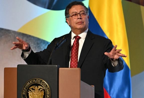 САЩ разследват и колумбийския президент за връзки с наркокартели