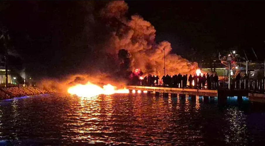 Яхти за милиони горят в Бодрум