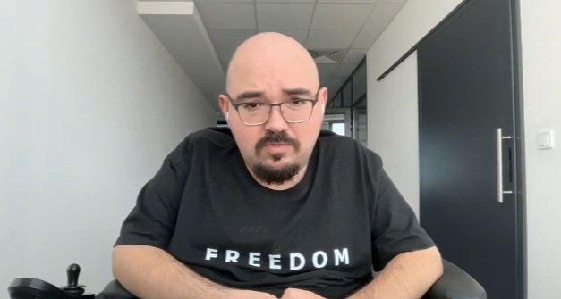 ГОРЕЩО В ПИК TV! Петър Кичашки с анализ на жълтия протест: Живеем в тъп виц. Не ви ли е срам да излизате в защита на педофили и секти...ППДБ набута по високите етажи хора, които и с вестникарска будка не биха се оправили (ВИДЕО)