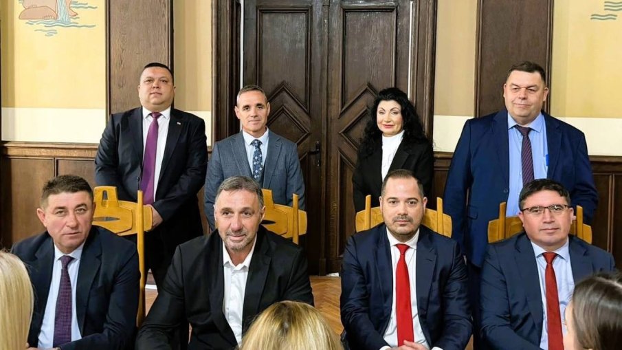 ДПС регистрира листата си за 2-ри МИР Бургас, с водач Калин Стоянов