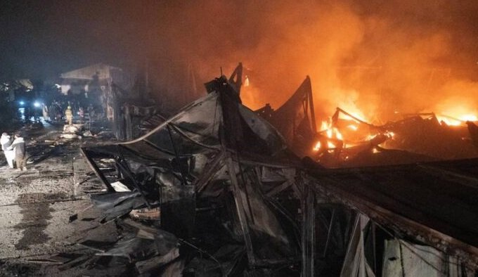 КЪРВАВА АТАКА: Пакистански удар по болница в Кабул уби над 400 души (ВИДЕО)