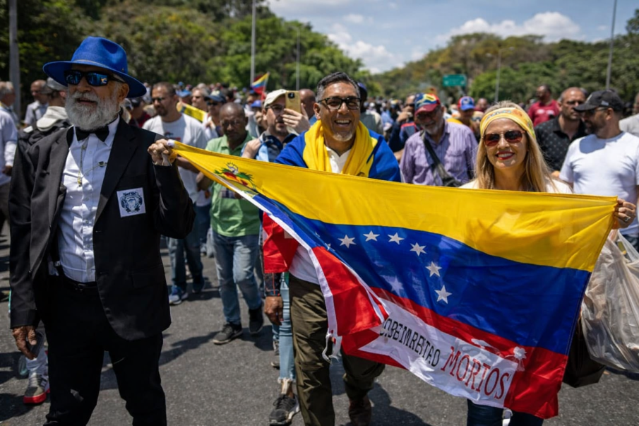 Венецуелци протестираха за по-високи доходи