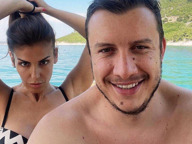 НЕ СИ ГУБИ ВРЕМЕТО: Бившият на Анелия се ожени