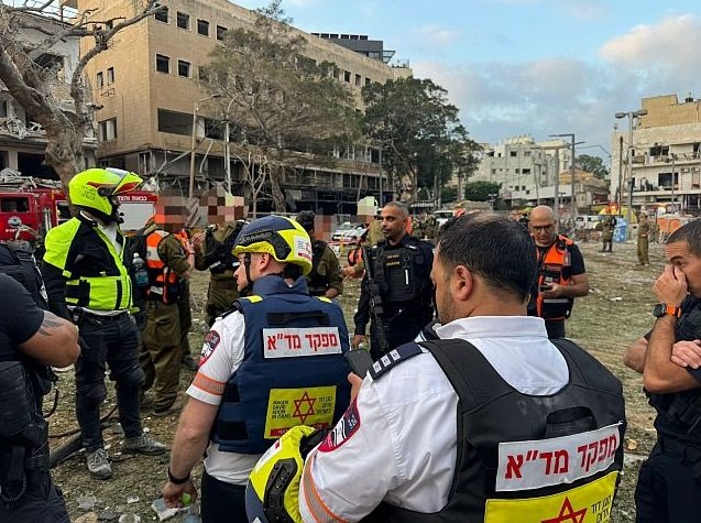 Трима ранени при ирански ракетен обстрел в Южен Израел, сред тях е и бебе