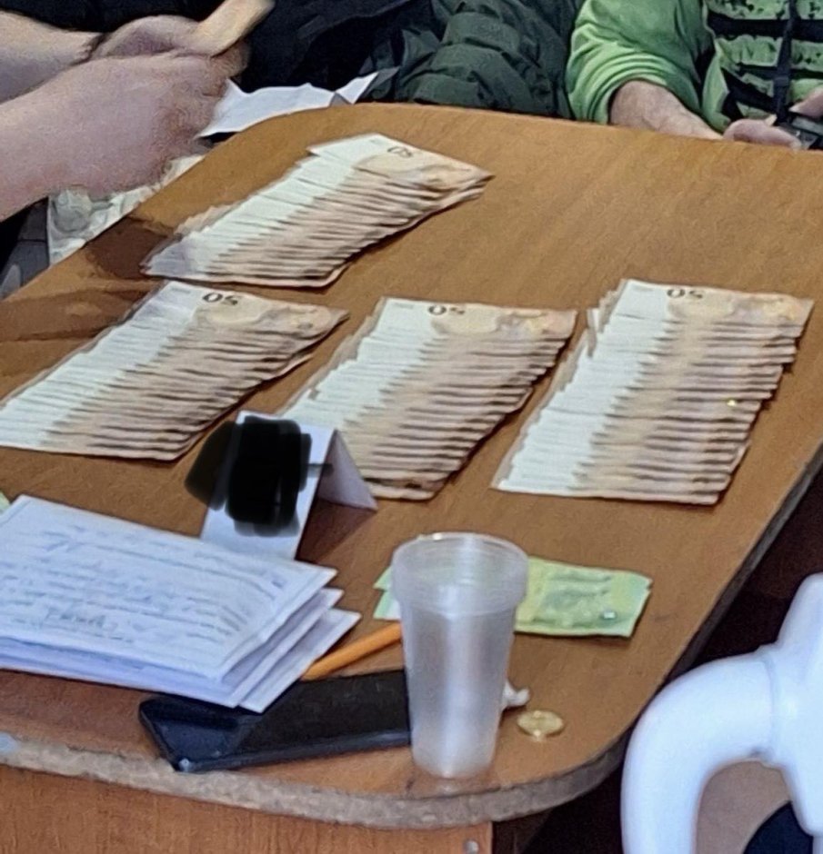 Спецакция във Вълчедръм: Намерени са тефтери с имена и 24 500 евро