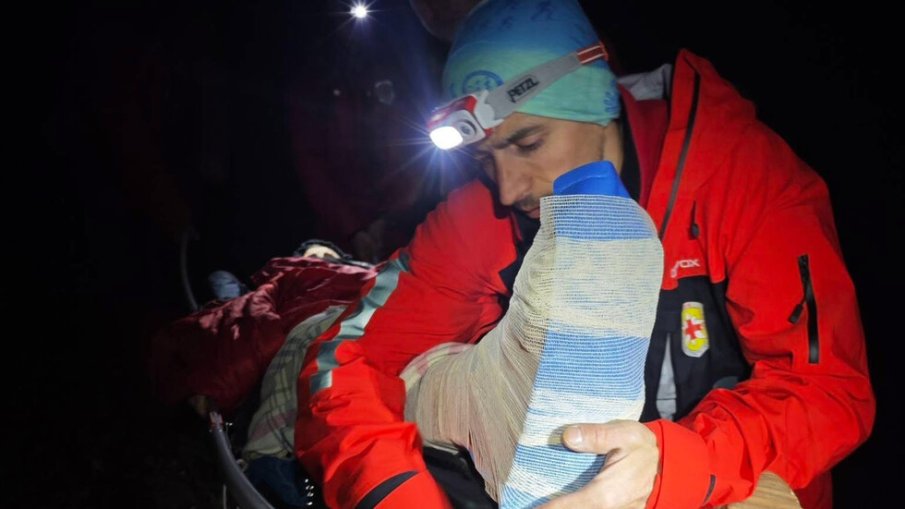 Планински спасители са помогнали на жена, пострадала край Боянския водопад