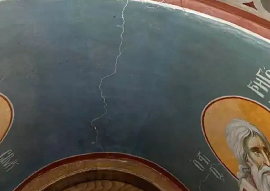 Щети по манастири в Атон след труса в Гърция (ВИДЕО)