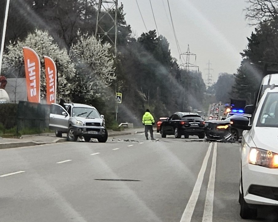 ТЕЖКА КАТАСТРОФА В СОФИЯ: Задръстването е огромно