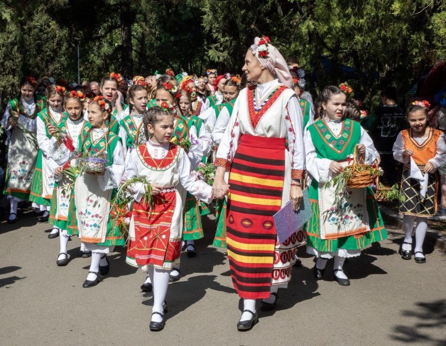 4 765 именици в старозагорско ще отбележат най-цветните пролетни празници