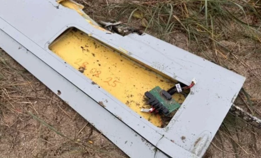 Части от военен дрон изплуваха на плажа в Крайморие