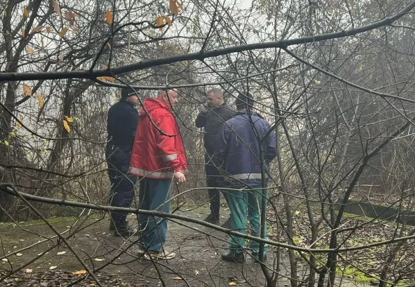 ОТ ПОСЛЕДНИТЕ МИНУТИ! Труп на обесил се мъж откриха в Странджа