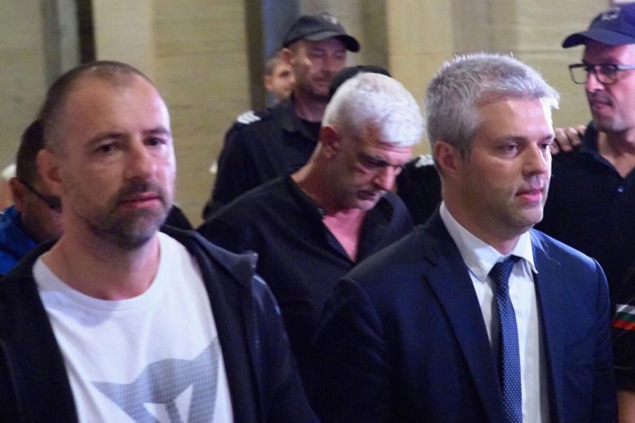 НЕ МУ СЕ ОТВОРИ ПАРАШУТЪТ: Аверчето на Благо Коцев - Йордан Кателиев ще се бръкне над 76 000 евро за гаранцията си