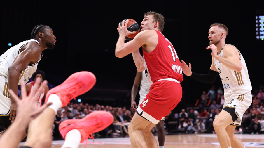 Олимпиакос гостува в Лион на последния в класирането