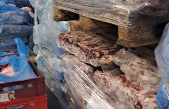 Откриха над 6,5 тона неправилно съхранявани храни във фабрика в Соколово