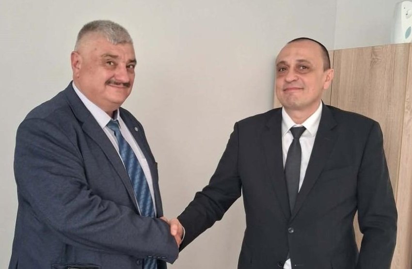 ДЕЧЕВ СЕ ВИХРИ С МЕТЛАТА: Смени и шефа на полицията в Силистра