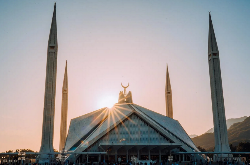 Иранска делегация пристига в Исламабад за преговори със САЩ