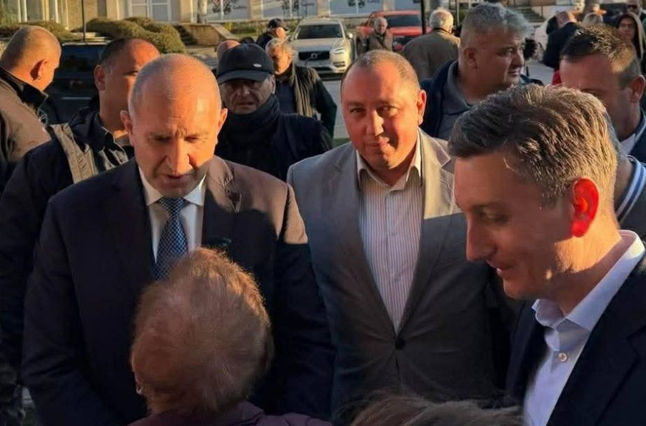 Политически номад от класа гради партията на Радев в Самоков