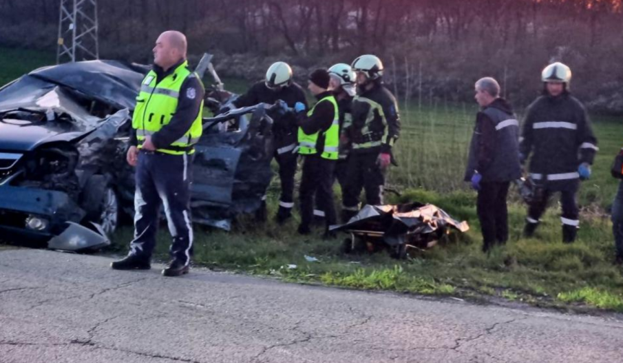 13-годишно момиче е в кома и с опасност за живота след тежката катастрофа край Добрич