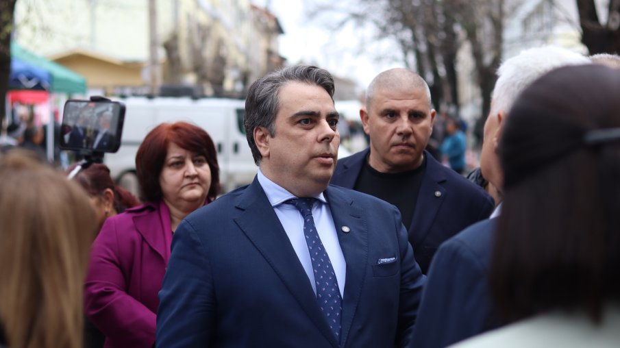 ОТ ЕУФОРИЯ КЪМ РАЗОЧАРОВАНИЕ: Защо се пука балонът на Промяната