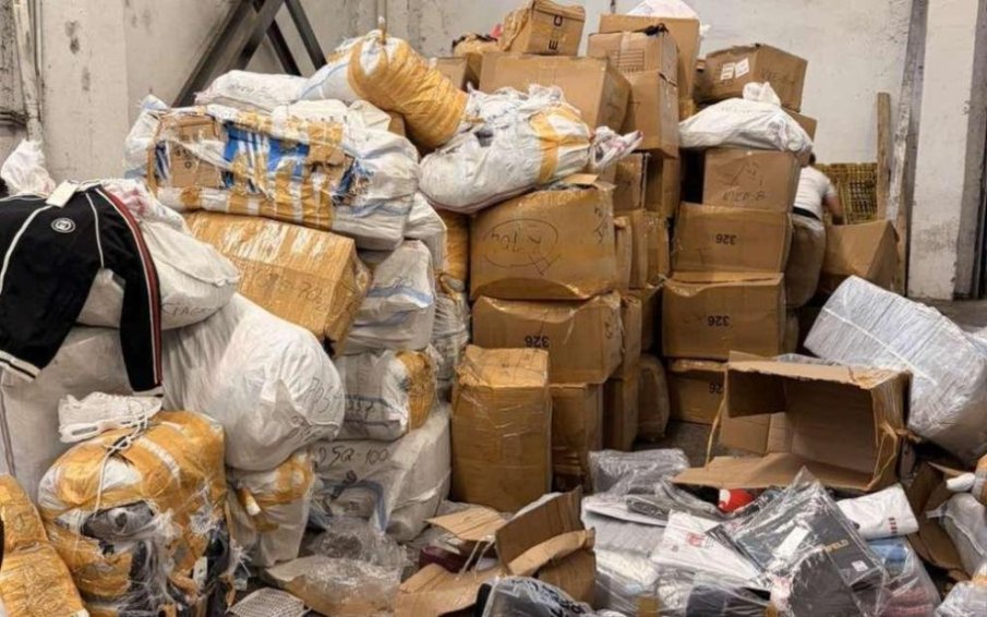 Митничари задържаха над 54 000 фалшиви стоки на „Капитан Андреево“
