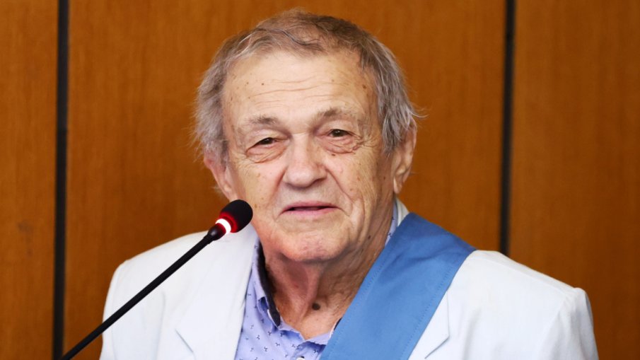 Стефан Мавродиев получава Златен кукерикон за цялостен принос