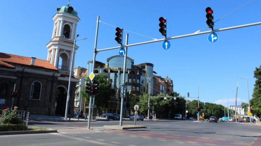Въвеждат защитен ляв завой на натоварено кръстовище в Пловдив