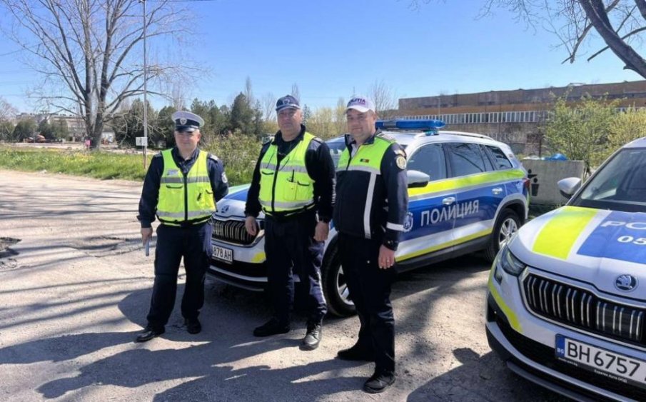 Съвместни екипи от полицаи регулират трафика на границата с Румъния