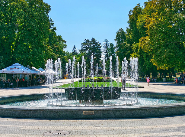 Радост и красота: Пускат фонтаните в Плевен за Великден