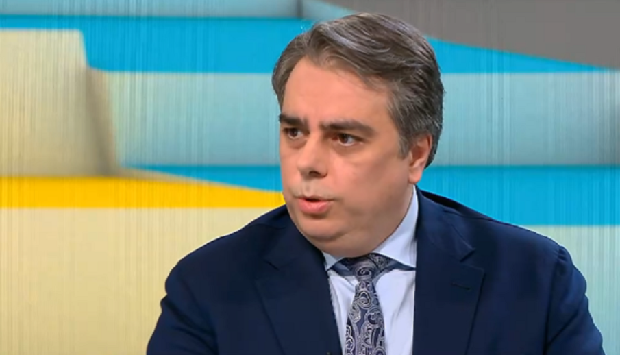 ГЕРОЙ НА НАШЕТО ВРЕМЕ: Асен Василев ОКОКОРИ големи очи от екрана и влезе в нова роля