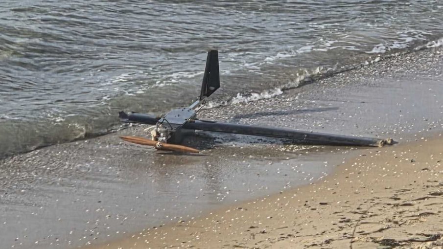 Откриха военен дрон на плажа в Несебър