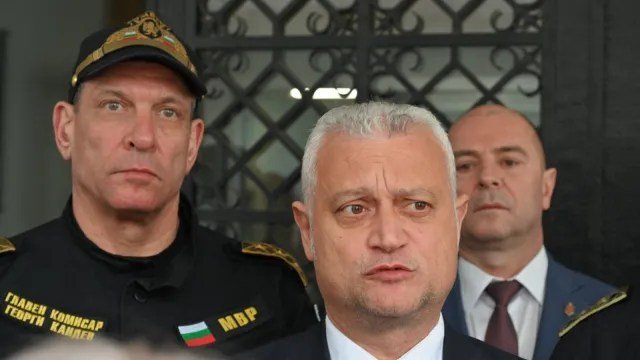 СУПЕР ЕКШЪН! Главсекът инфлуенсър Георги Кандев се похвали, че са иззели 1 млн. евро за купуване на гласове, Виктор Димчев го срина със земята